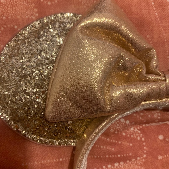 Rose Gold Minnie Mouse Ears - Picture 2 of 4